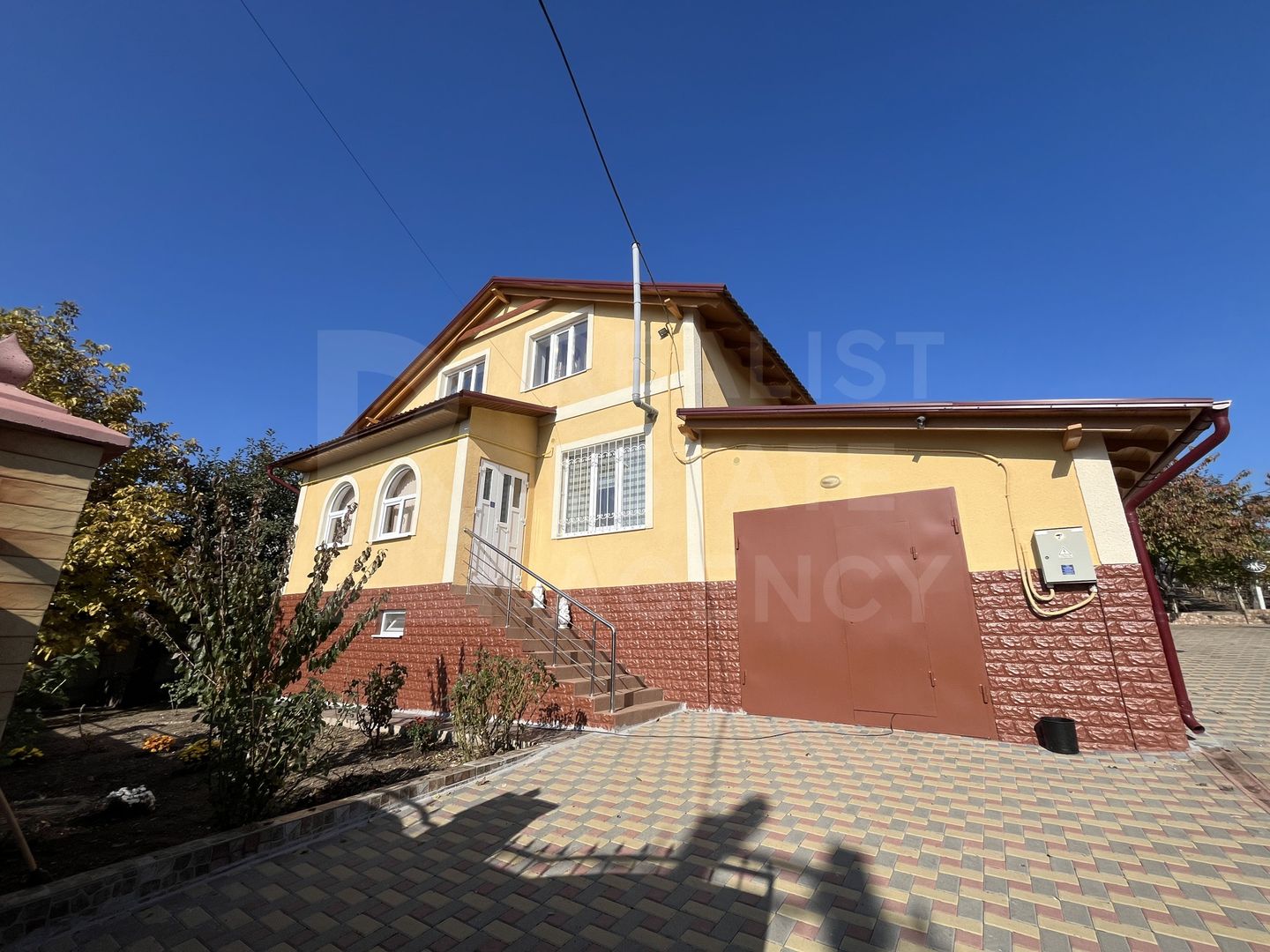 Vânzare, casă, 2 nivele, 6 camere, str. Primăverii, Budești - Poză 1