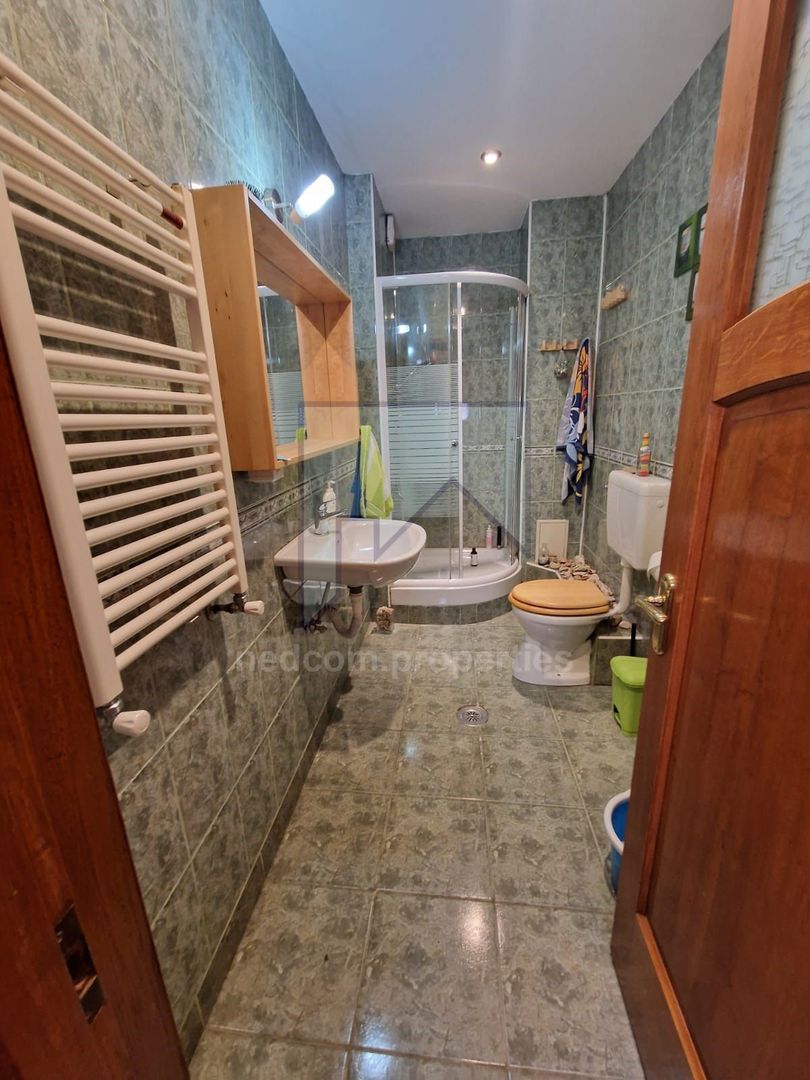 Vanzare apartament 3 camere (E1+M) in Vila (S+P+E1+M) - Teiul Doamnei - Poză 8