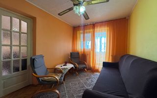 Apartament cu 3 camere decomandate de inchiriat, Cetate - Poză 2