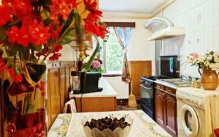 Apartament 3 camere, 2 bai, etj 1, zona Racadau, priveliste superba spre Tampa - Poză 4