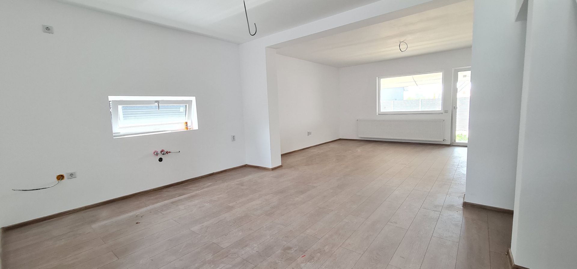 Casa finalizata intabulata in Cartier Izvor Tarlungeni Brasov - Poză 1