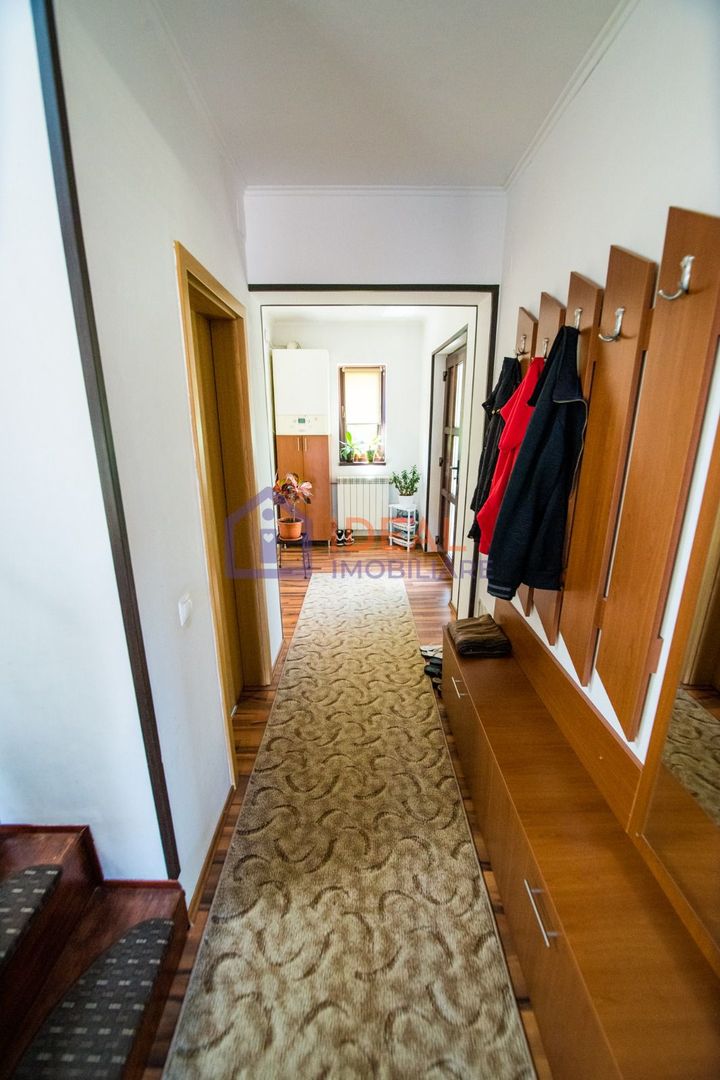 Casa Individuala cu 8 camere si 430 mp de curte, zona Calea Poplacii - Poză 21