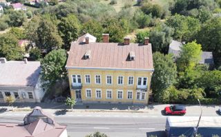 VÂNZARE/SCHIMB CU TEREN  - Clădire interbelică, centru oraș Siret - Poză 2