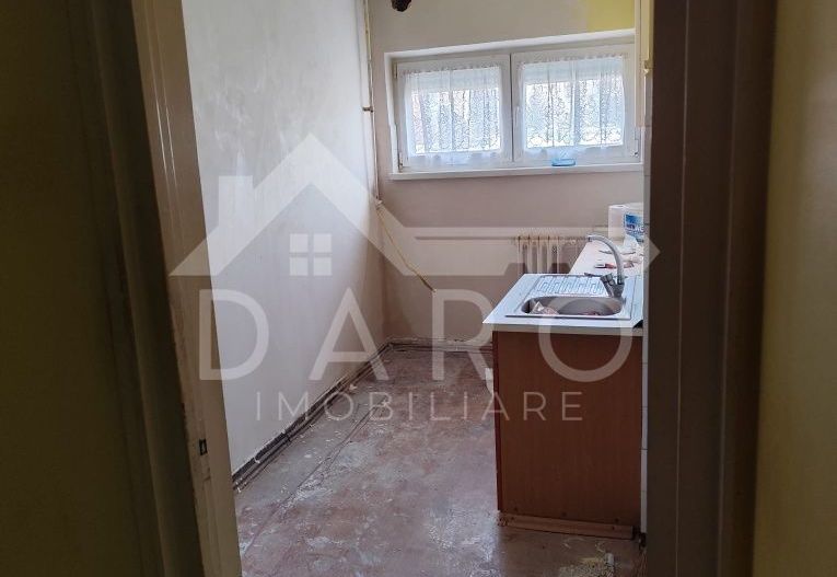 De vânzare apartament 2 camere - Poză 2