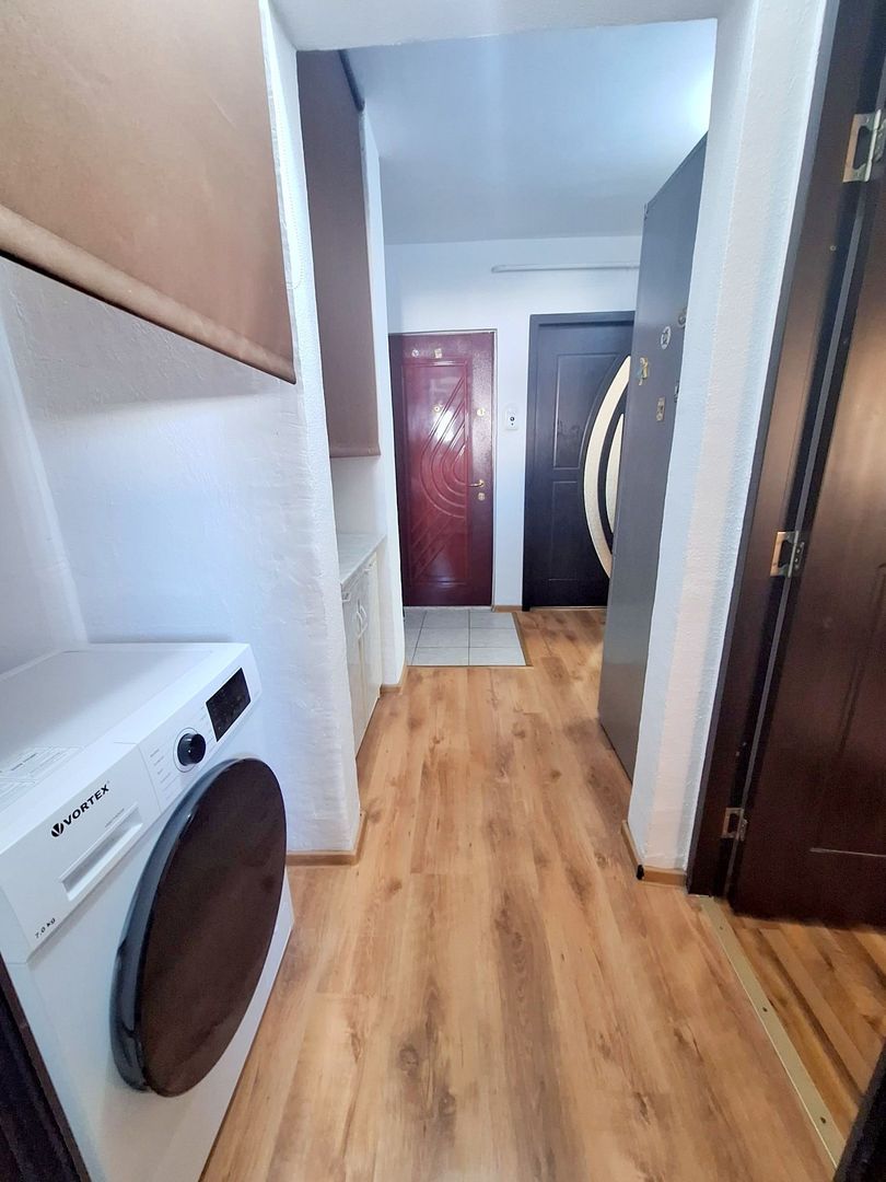 Apartament 2 camere de închiriat - Micro 17 - Mobilat - 350 Euro - Poză 3