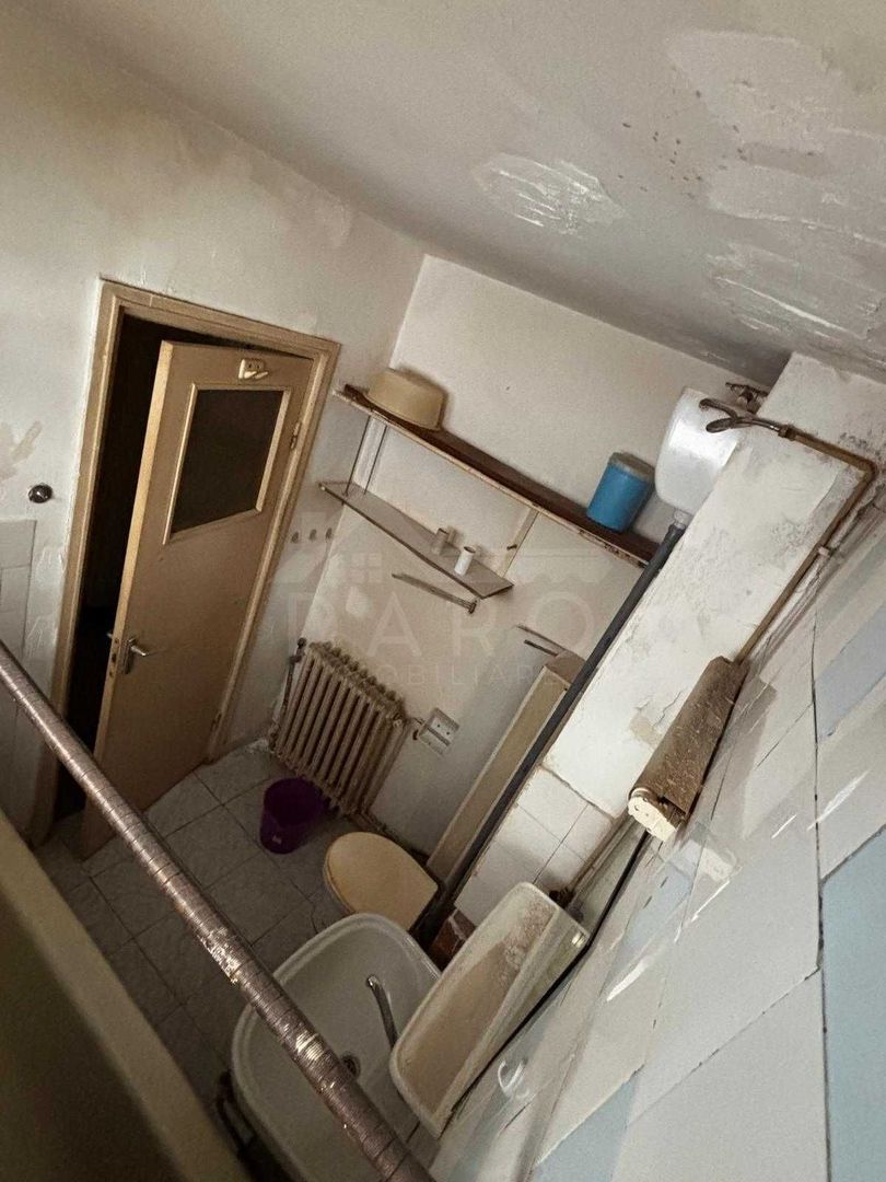 Vând apartament 2 camere - Poză 5