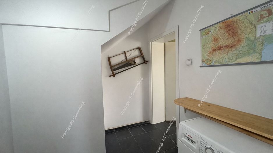 Vila individuala renovata complet | 6 camere | 500 mp teren | Str Jean Monnet - Poză 22