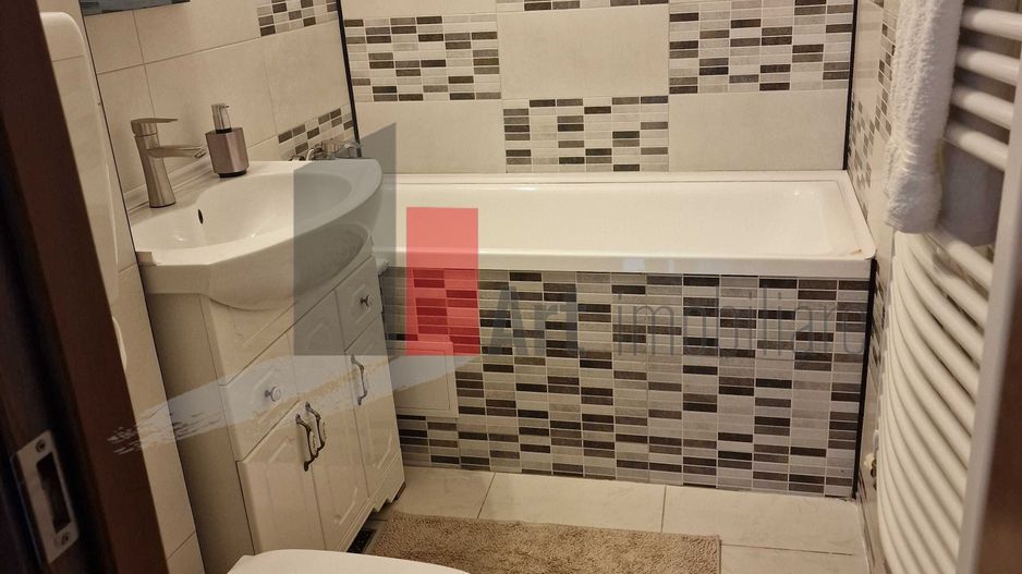 Închiriere 3 camere, nou, zona Favorit, 2 locuri de parcare - Poză 8