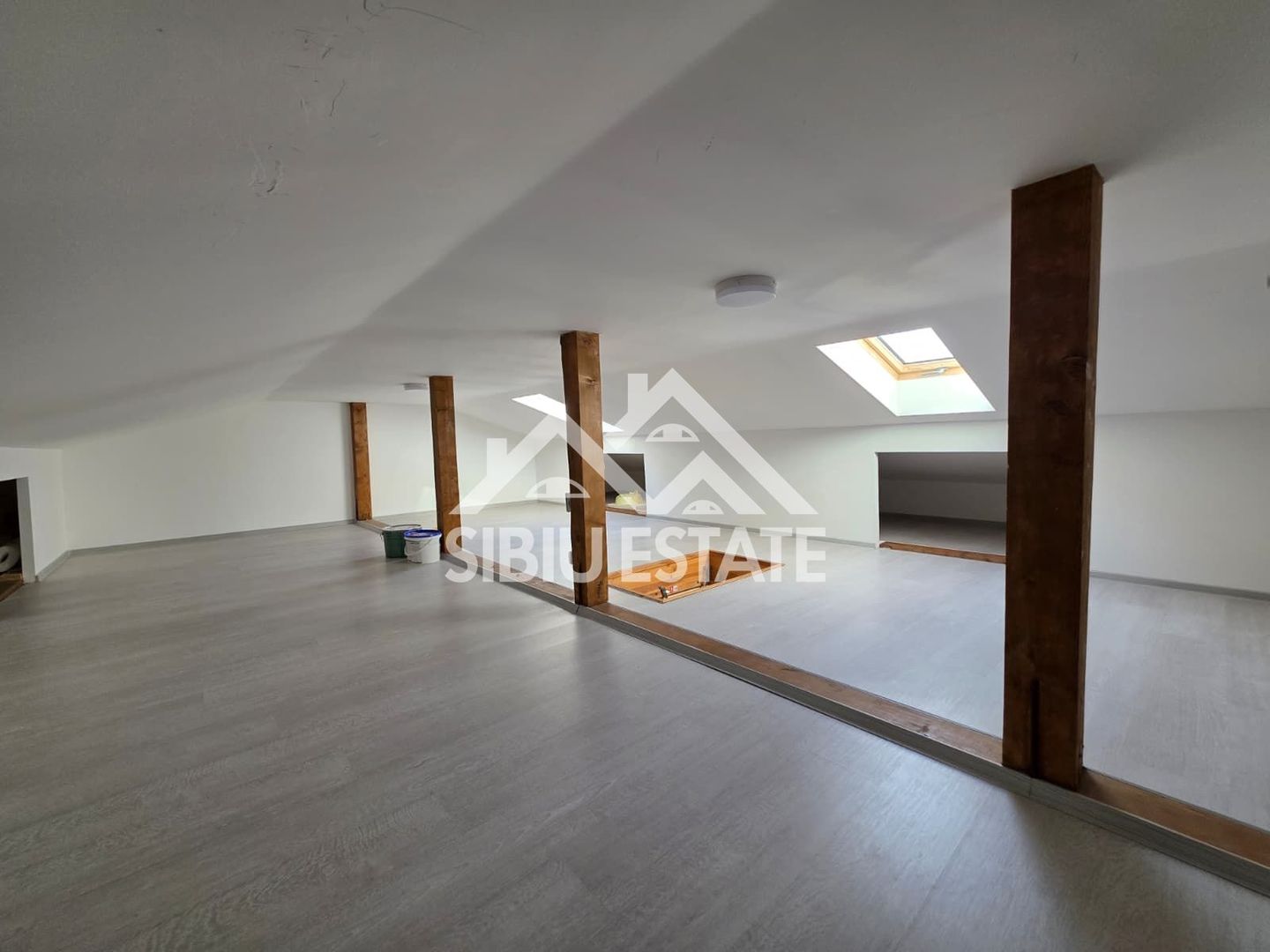 Apartament 4 camere cu terasa si pod, mobilat utilat - Poză 13