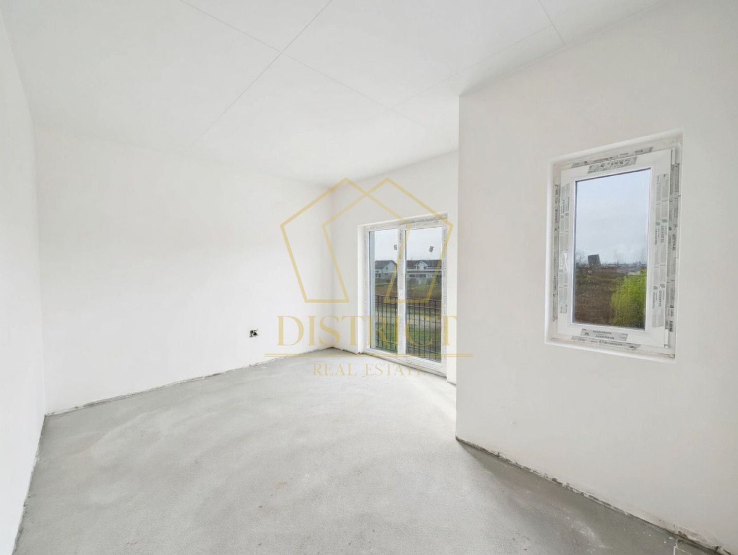 Duplex cu 4 camere, despărțit prin camera tehnica | Mosnita Veche | Lidl - Poză 9