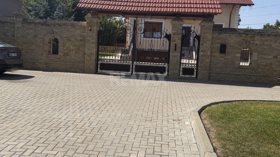 Casa de vinzare Codru, mun.Chisinau - Poză 1