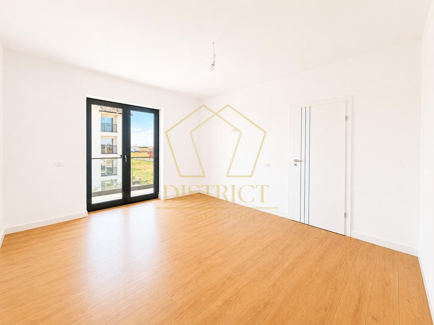 COMISION 0 | Apartament deosebit cu 4 camere | Torontalului - Poză 8
