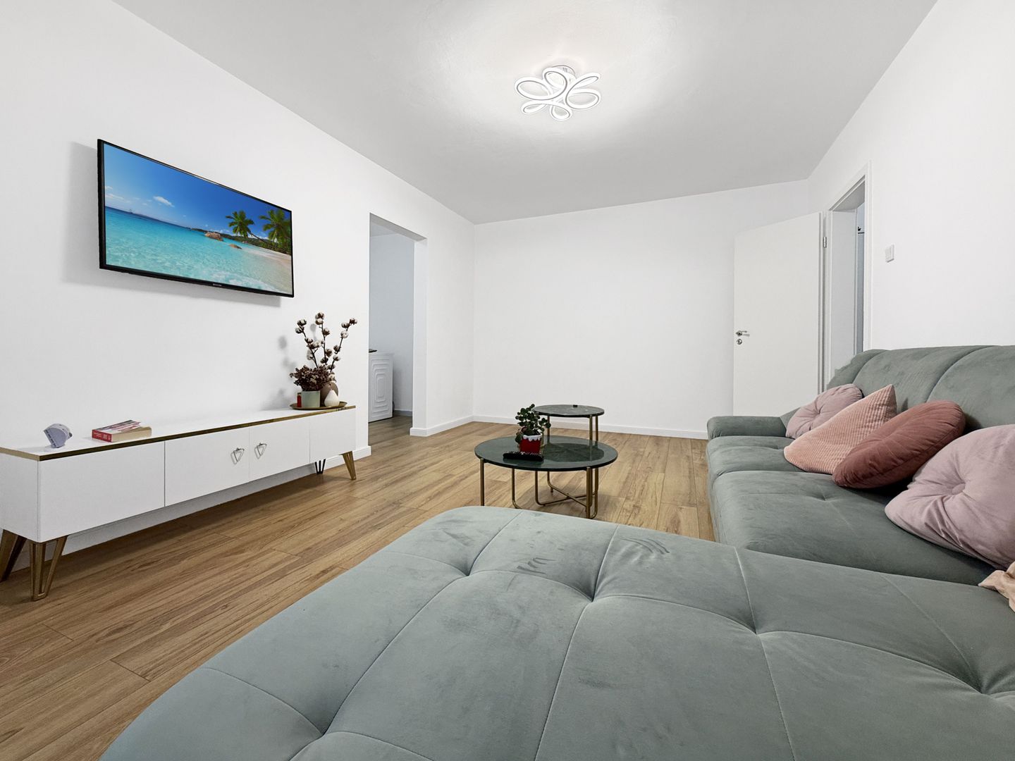 Apartament 2 camere ,zona Medicina. - Poză 1