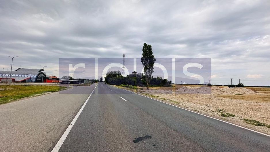 TEREN DE VANZARE CREVEDIA-COCANI 10.000 MP DESCHIDERE 70 - Poză 2