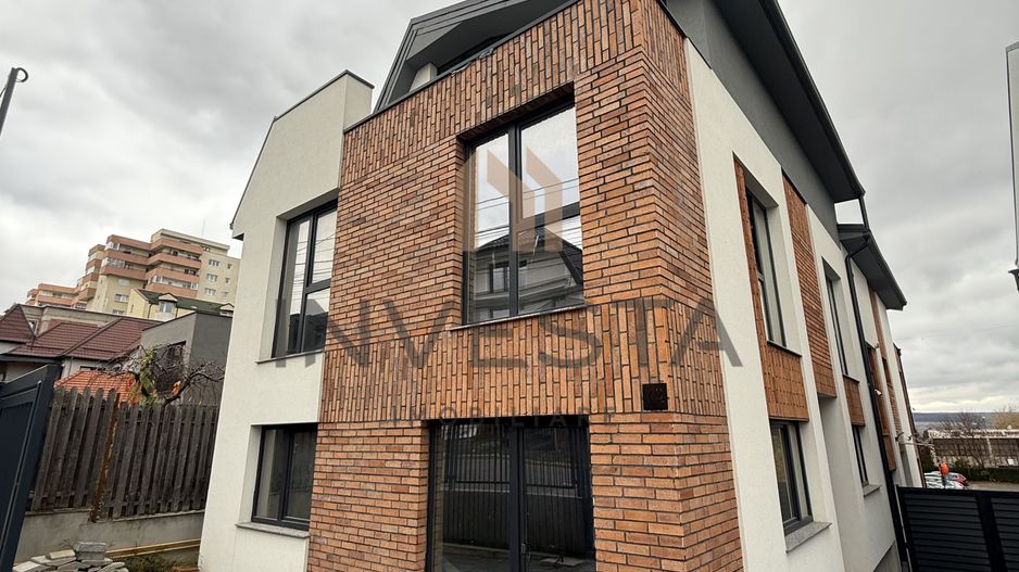 Locuință modernă cu 5 camere, situată în cartierul Zorilor! - Poză 1