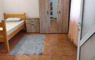 Cameră cu baie proprie în vilă, Centru – aproape UMF Nicolae Leon, intrare separată