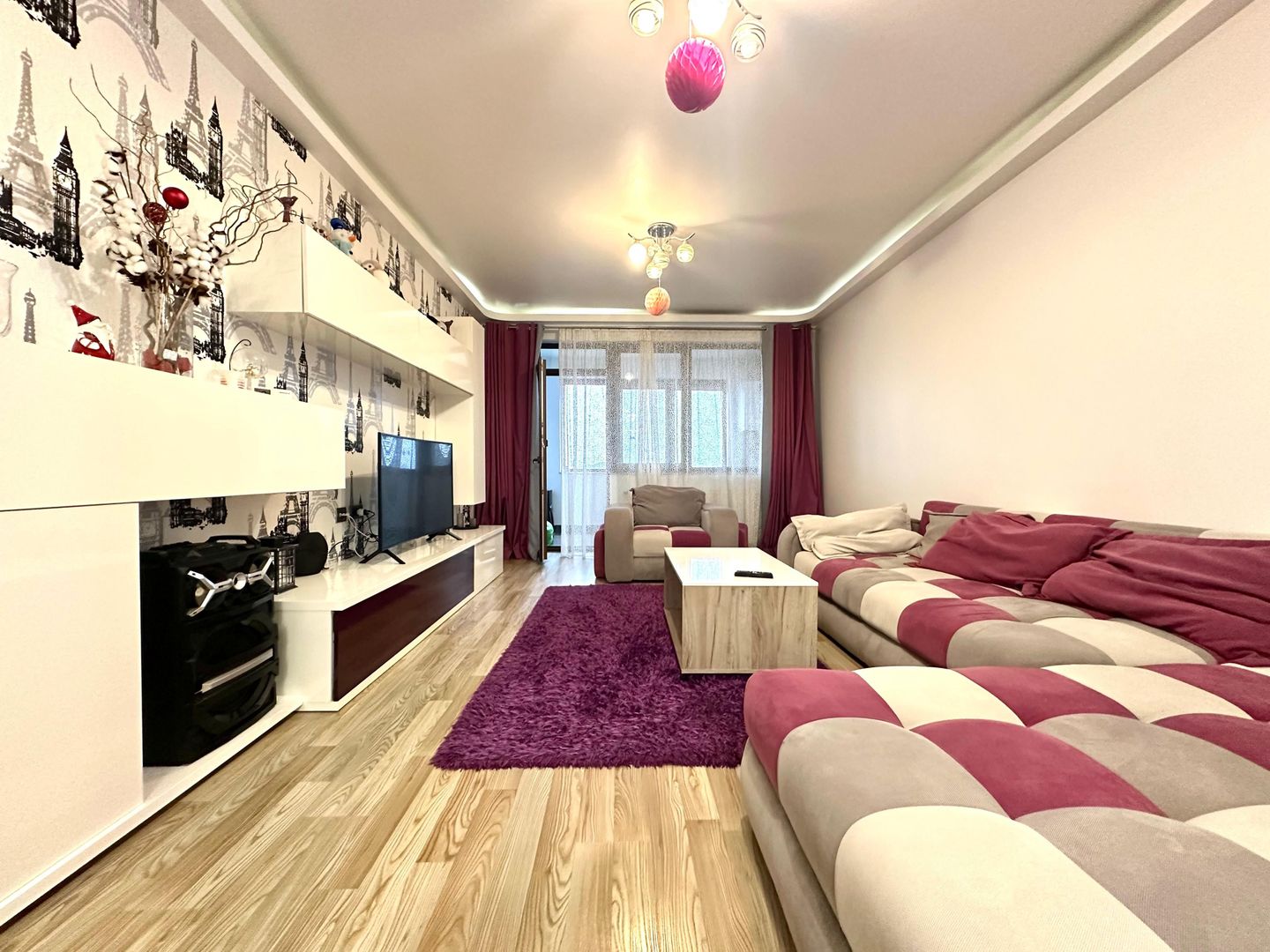 Apartament spatios 4 camere + parcare, pretabil ptr ERASMUS - Poză 1