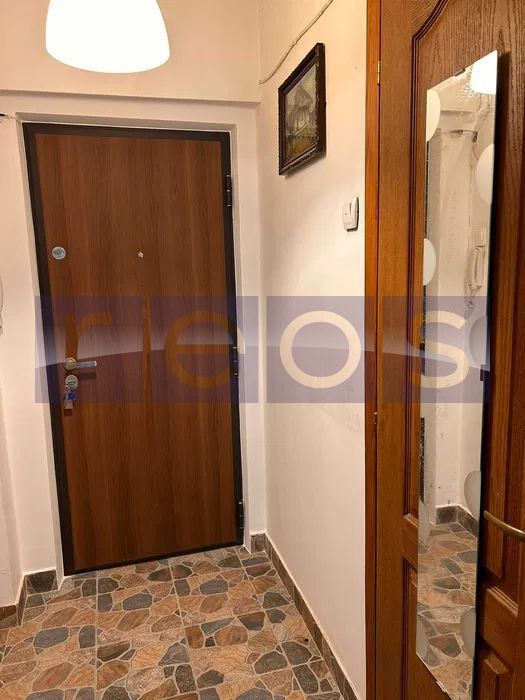 VANZARE APARTAMENT 2 CAMERE 50MP SEMIDECOMANDAT VATRA LUMINOASA MEGA MALL - Poză 6