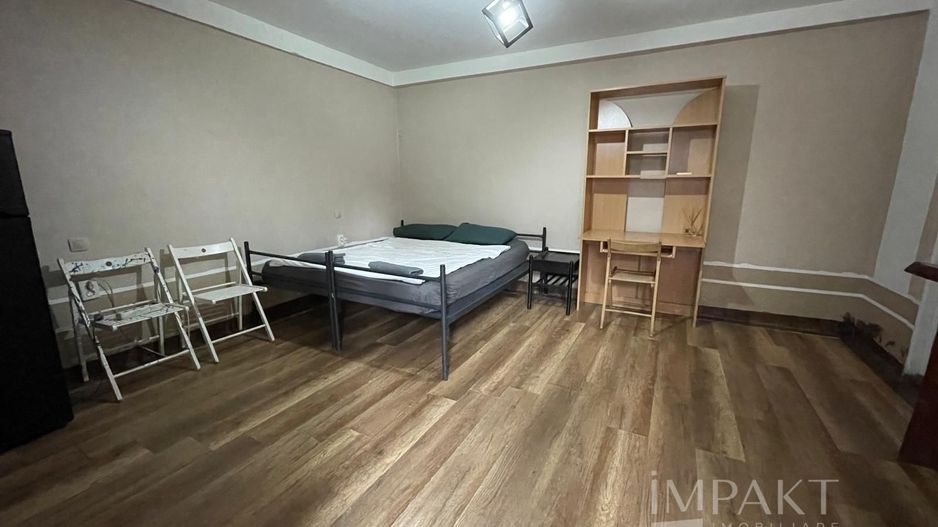 Clădire ultracentrală ideală pentru investitie! - Poză 1