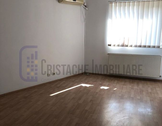 Birou tip duplex_160 mp_contorizare individuala_open space generos + 4 birouri - Poză 4