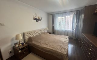 Apartament cu 3 camere, 70 mp, decomandat, garaj, Zona Fortuna - Poză 2