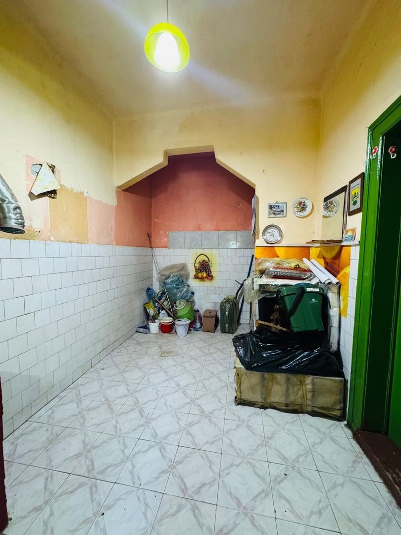 Apartament la curte comuna ULTRACENTRAL - Poză 1