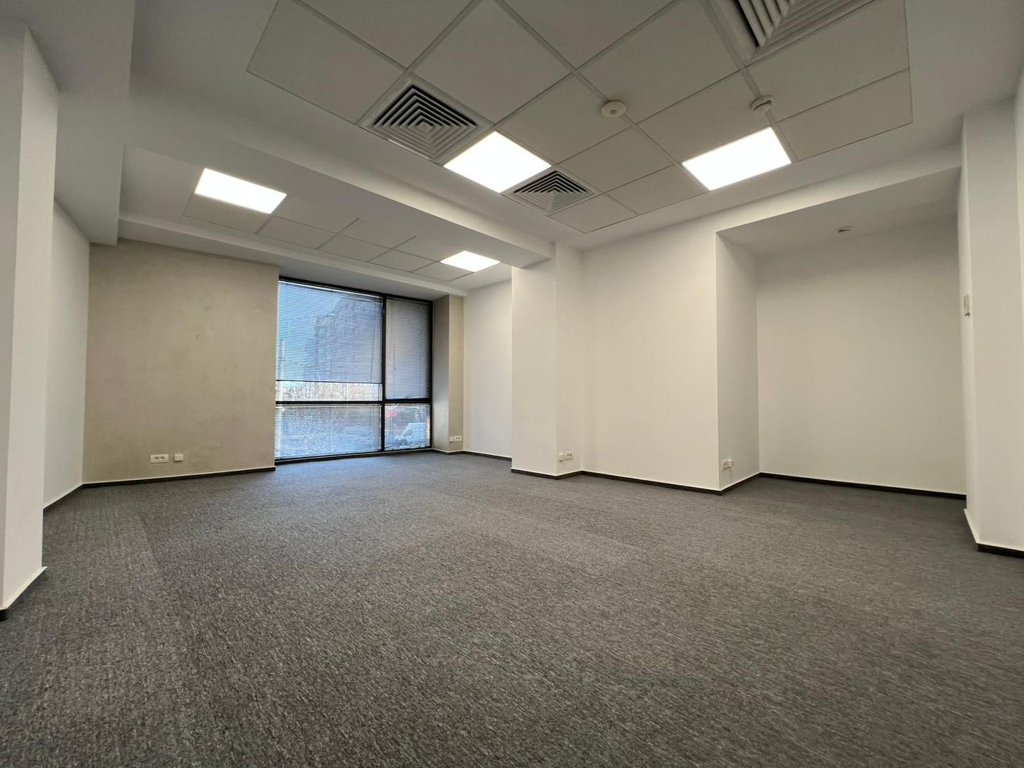 Comision 0 Spațiu birouri 140 mp, luminos, lift și recepție Bd. Dacia - Poză 3