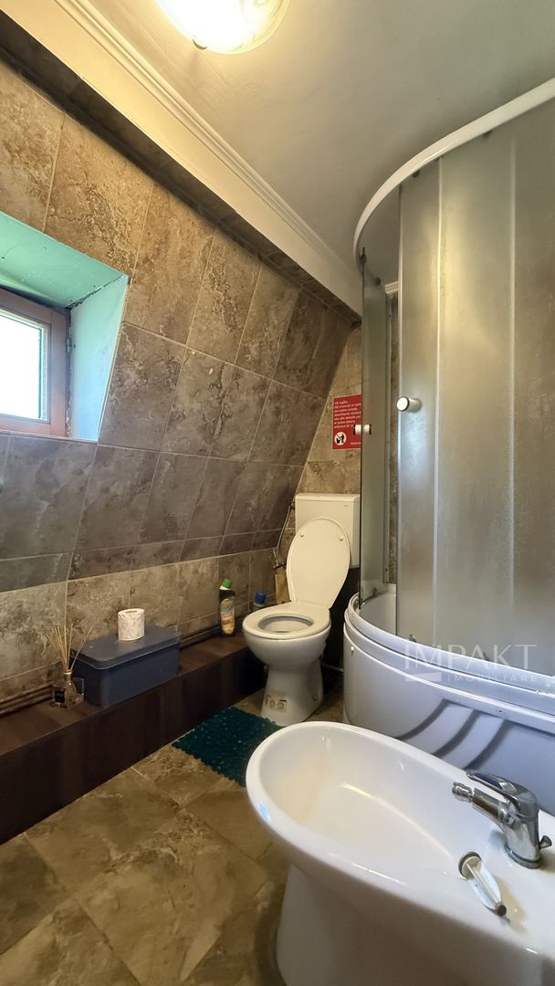 Proprietate cu front la rau si piscina exterioara in Baisoara - Poză 15