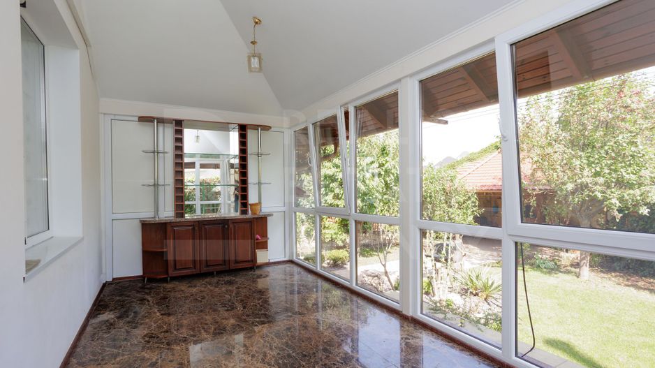 Chirie, casă, 6 camere, Strada Trifan Baltă, Centru - Poză 9