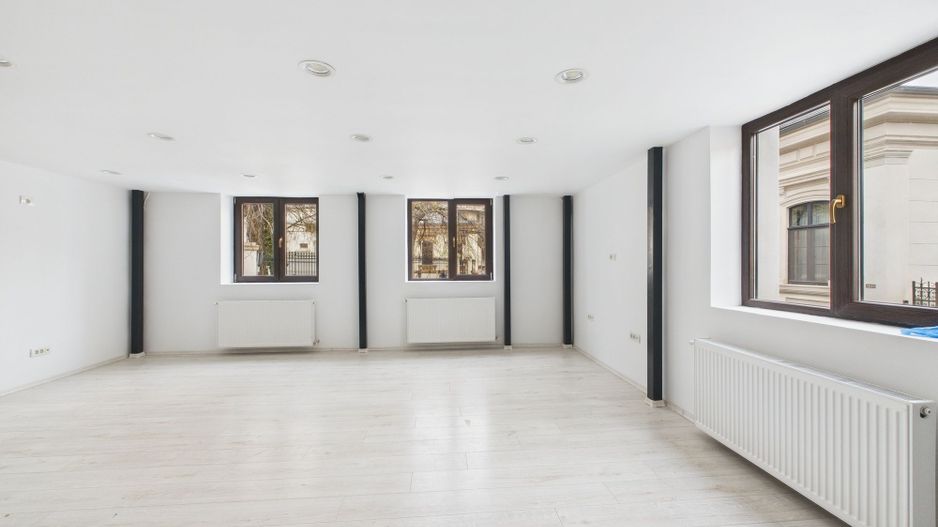 Spațiu Comercial Renovat  La 5 Minute de Piața Unirii - Poză 2