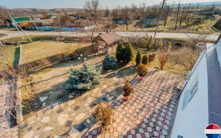 Casă de vânzare, Obileni, Hîncești ,185 m² ,16 ari, 2 garaje - Poză 22