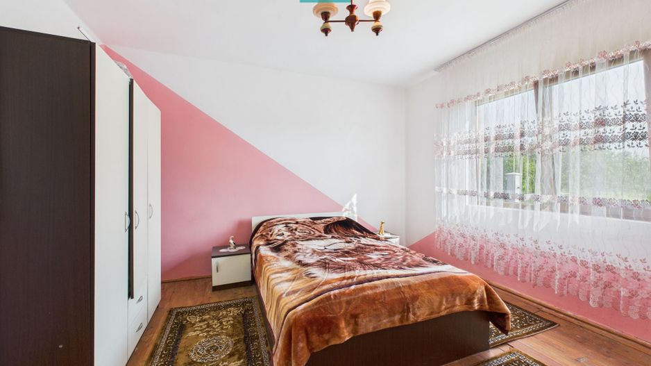 Casă cu teren de 4707 mp în Hălmăgel, județul Arad - Poză 7