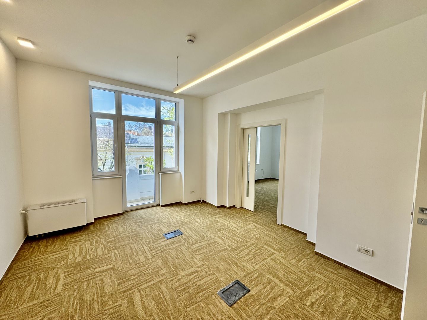 Cladire Brancoveneasca 30 de birouri 1100 mp dubla deschidere - Poză 7