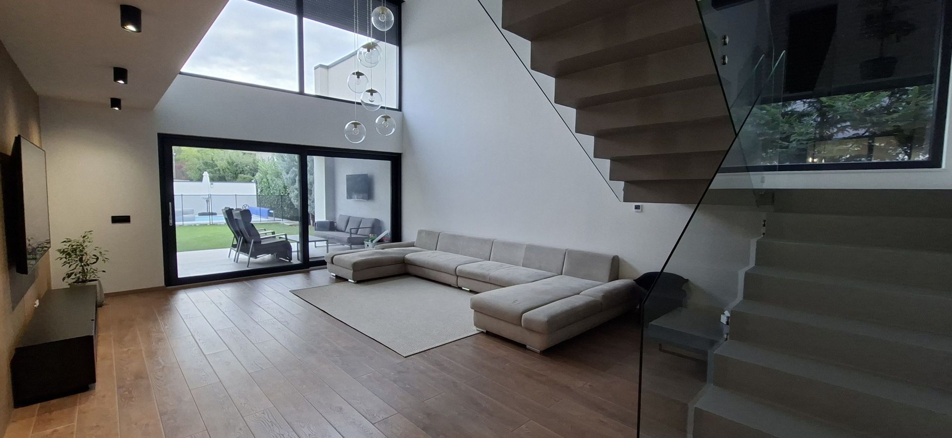 Locuinta individuala exclusivista cu piscina - Dumbravita - Poză 3