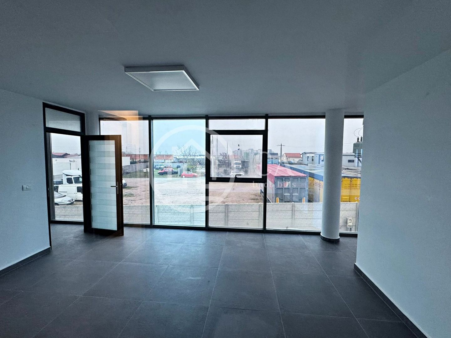 Spațiu comercial de închiriat cu 7 camere în zona Centurii, Oradea - Poză 14