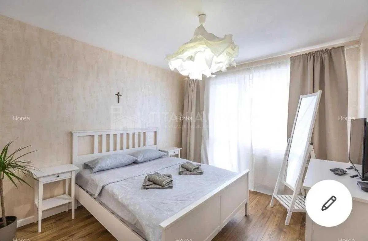 Apartament cochet in centrul Brasovului, contract ANAF - Poză 1