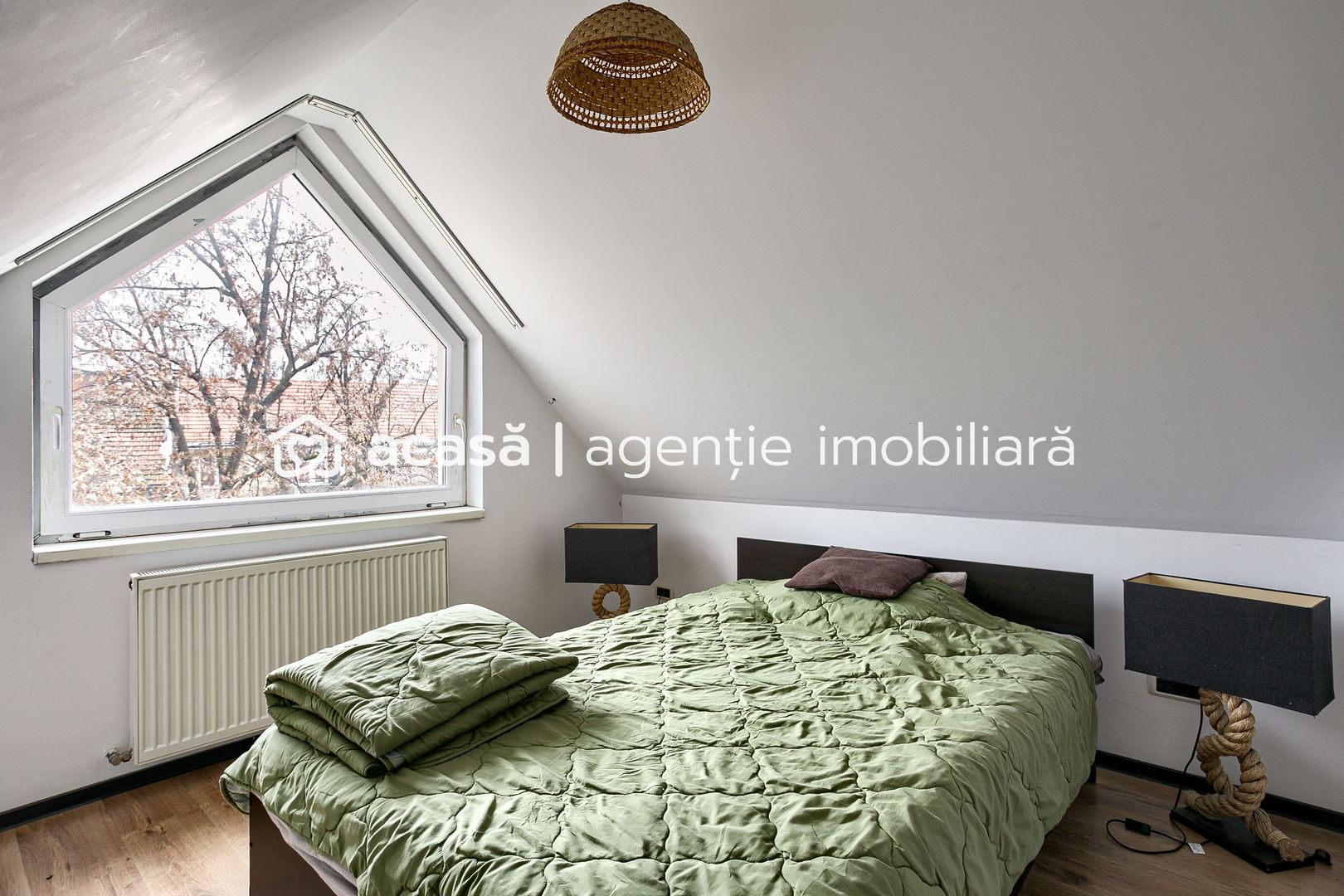 PROPRIETATE VÂNDUTĂ Apartament tip Penthouse în spate la Ziridava - Poză 3