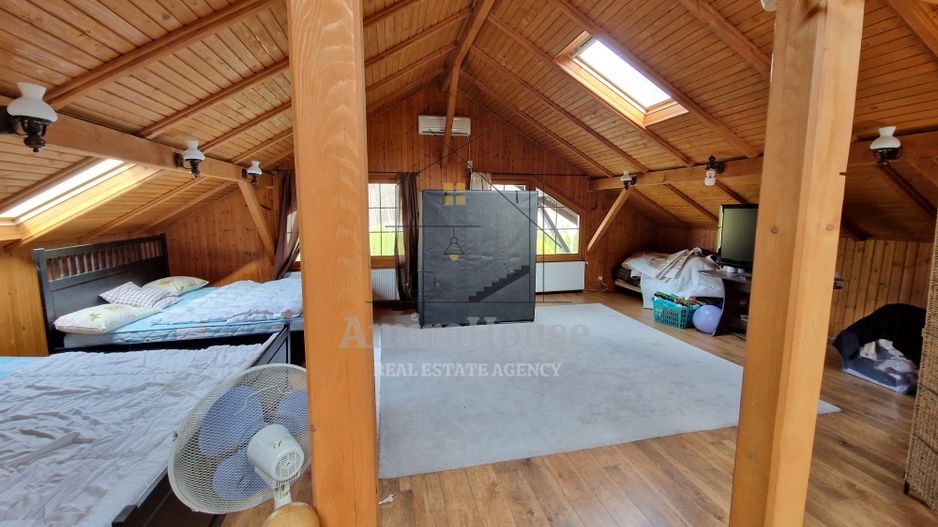 Casa din lemn D+P+M de 400 mp utili si teren 3.000 mp zona Faget - Poză 36