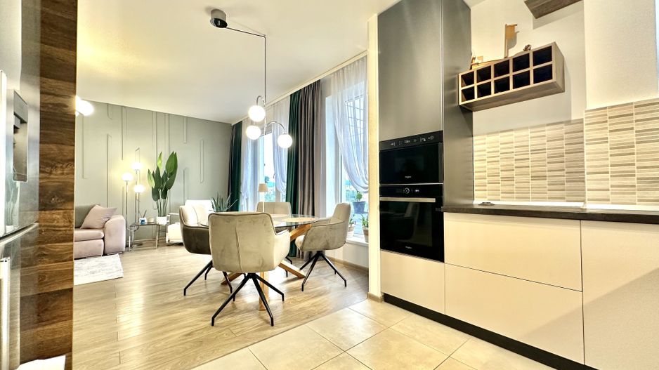 Penthouse modern de inchiririere cu 3 camere, terasă 80 mp zona Coresi - Poză 16