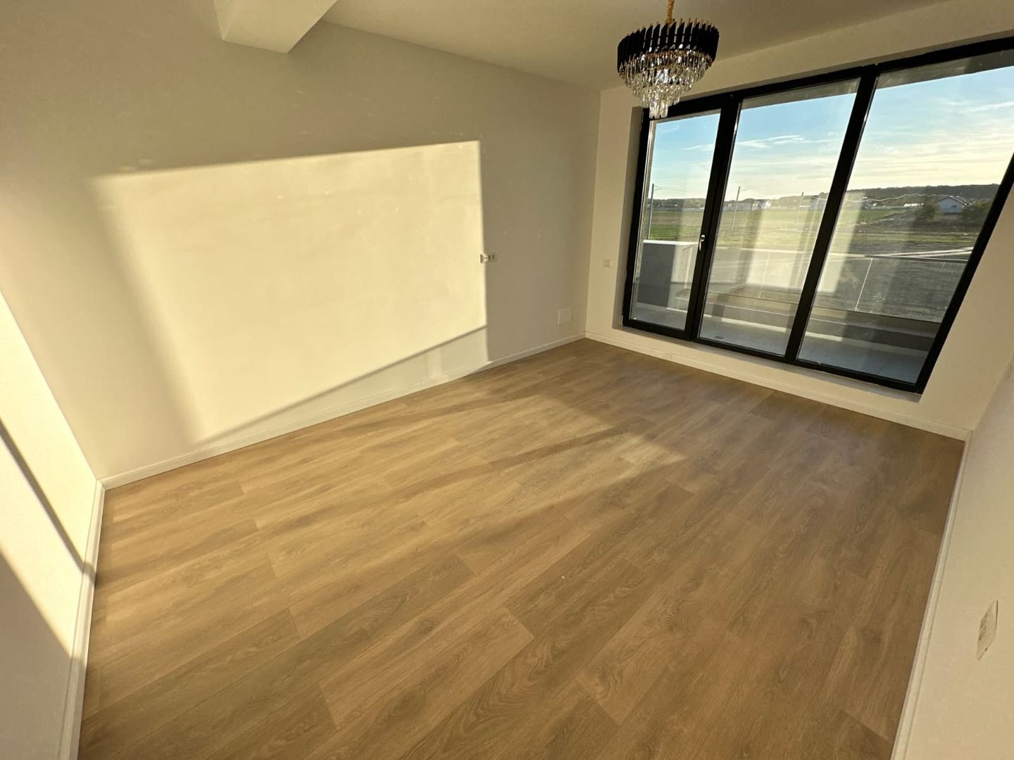 CASE INDIVIDUALE - 6 CAMERE, GARAJ, PANOURI SOLARE, COMISION 0% - Poză 10