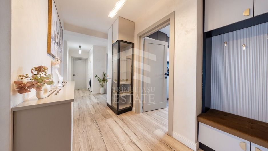 Coresi-Penthouse 3 camere +loc de parcare subteran 203mp - Poză 3