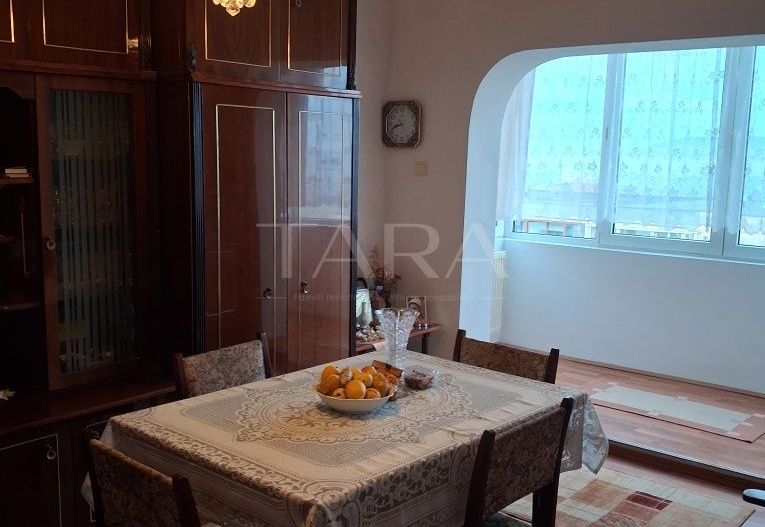 Apartament 3 camere decomandate, zona Piața Zorilor. - Poză 1