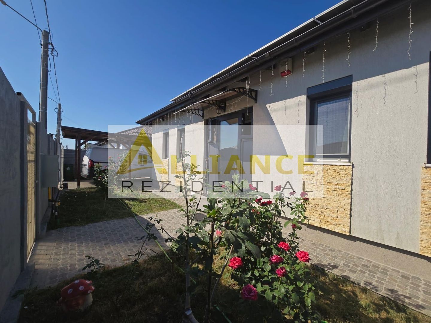 Casa individuala mobilata utilata ||3 camere 1 baie || teren 300mp - Poză 2