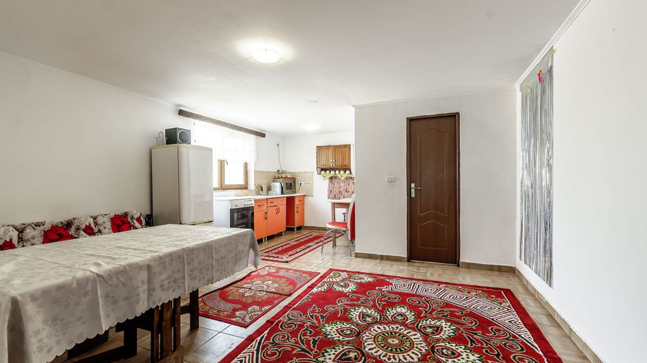 Casă cu 2 corpuri de clădire în Pecica, Arad. - Poză 17