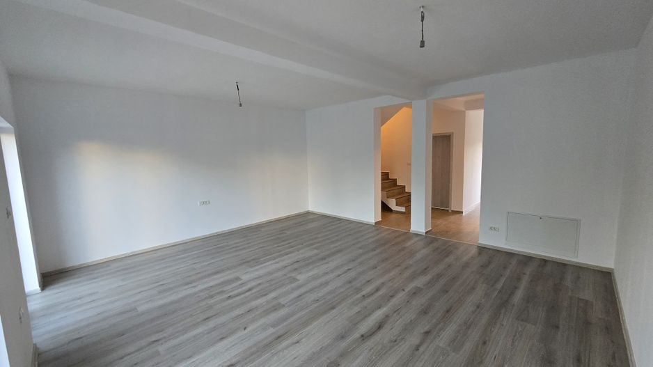 Sanandrei, Drum Asfaltat, Teren Generos, Buc Separata, 3 Dor, 2 Bai, dressing - Poză 5