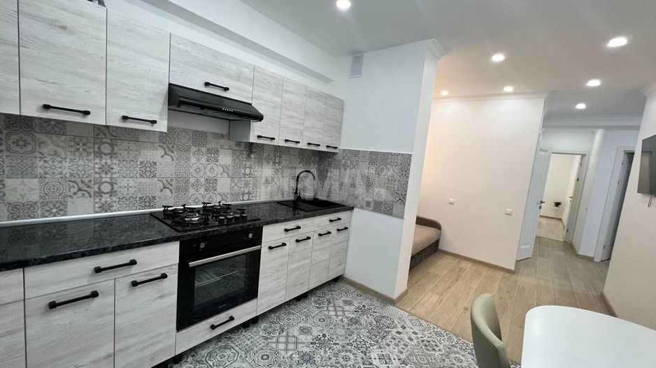 Apartament cu 3 camere de vânzare - Poză 2