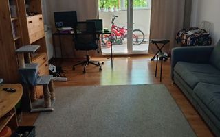 Apartament decomandat, 2 camere, balcon generos – Florești central. - Poză 1