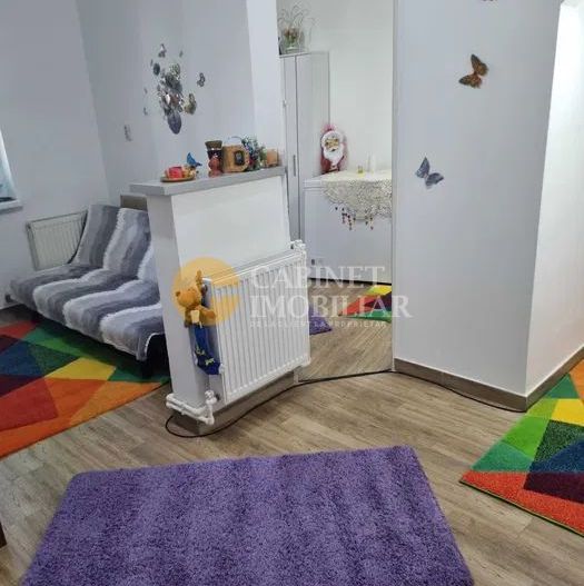 Cug - 3 Camere Decomandat  -Etaj 3 , Bloc 1986 - Poză 2