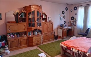 Casa cu 2 corpuri de cladire | zona 7 Noiembrie - Poză 3