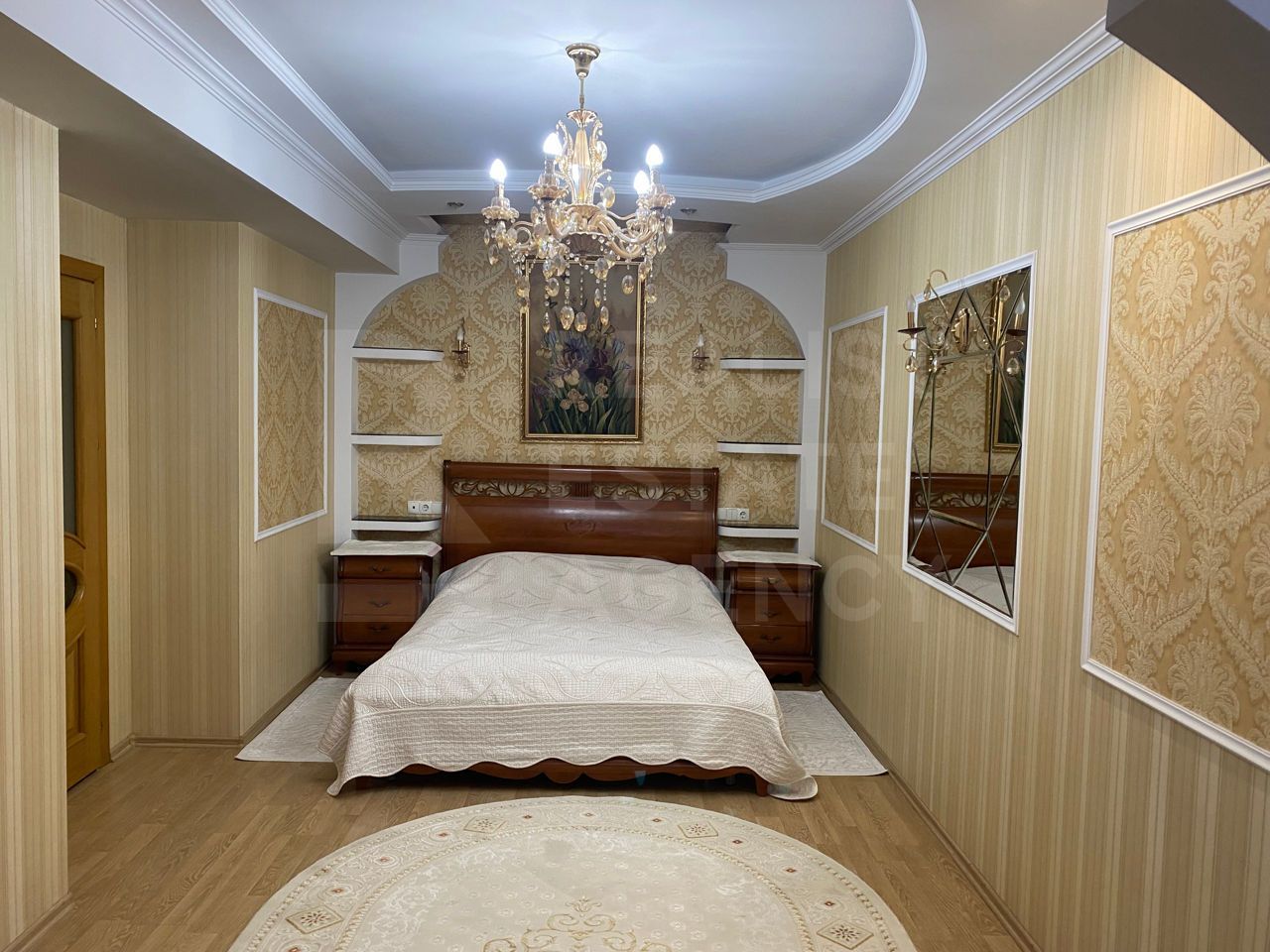 Chirie apartament, 3 camere, strada Lev Tolstoi, Centru - Poză 1